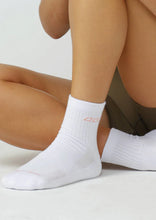 画像をギャラリービューアに読み込む, ローナ LA369 3PK LJクルーソックス ホワイト/ピンク/グレー
