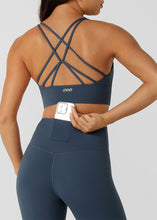 画像をギャラリービューアに読み込む, ローナ LB0395 ロータス ロングライン スポーツブラ(PALE INDIGO)