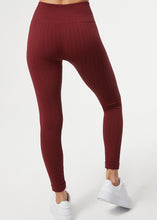 画像をギャラリービューアに読み込む, NUX P4904 アライアシームレスレギンス(Merlot)