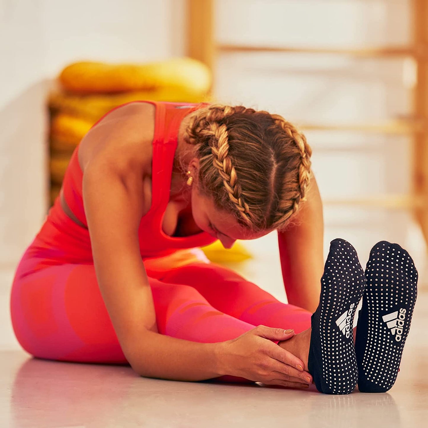 アディダス(adidas) ヨガソックス ブラック　ADYG-30101BK（SM）30102BK（ML)